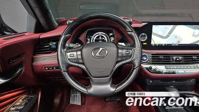 Lexus LS500h 2022 — Фото 13/20
