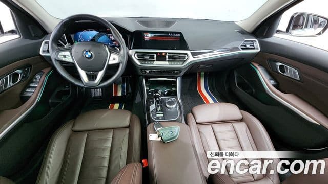 BMW 3 Series 2022 — ფოტო 7/20