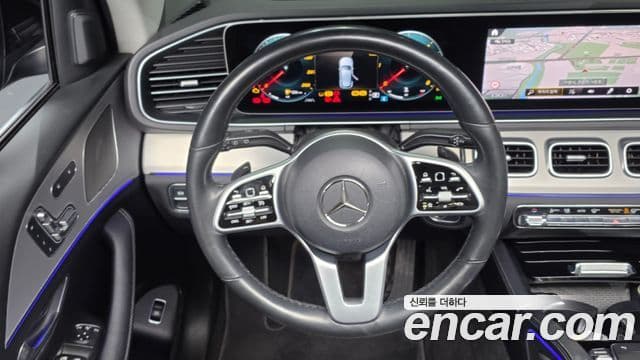 Mercedes-Benz GLE-Class 2020 — ფოტო 13/20