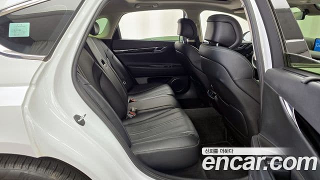 Genesis Electrified G80 2021 — Şəkil 12/20