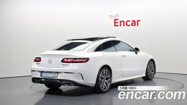 Mercedes-Benz E-Class 2023 — Фото 2/20