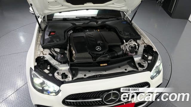 Mercedes-Benz E-Class 2023 — Фото 6/20