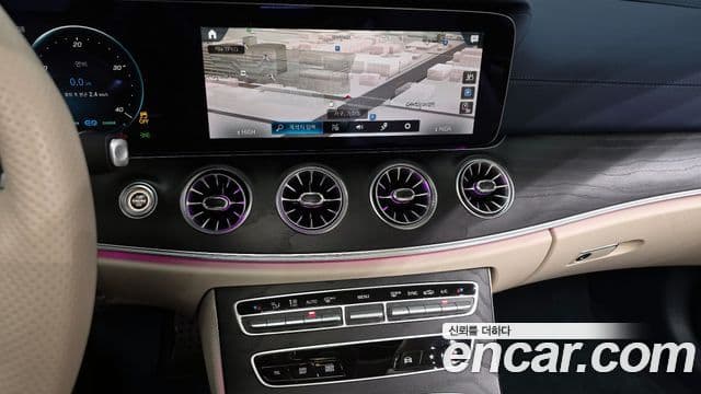 Mercedes-Benz E-Class 2023 — Фото 14/20