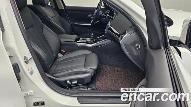 BMW 3 Series 2021 — Photo 17/20