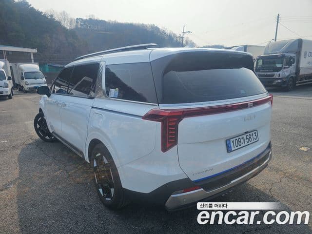 Kia Carnival 2024 — Şəkil 3/20