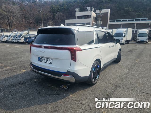 Kia Carnival 2024 — Şəkil 7/20