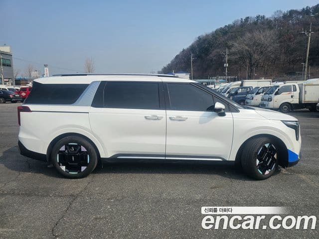 Kia Carnival 2024 — Şəkil 11/20