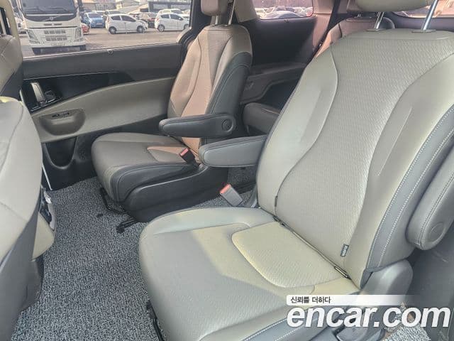 Kia Carnival 2024 — Şəkil 14/20