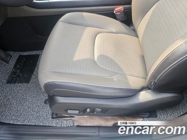 Kia Carnival 2024 — Şəkil 15/20