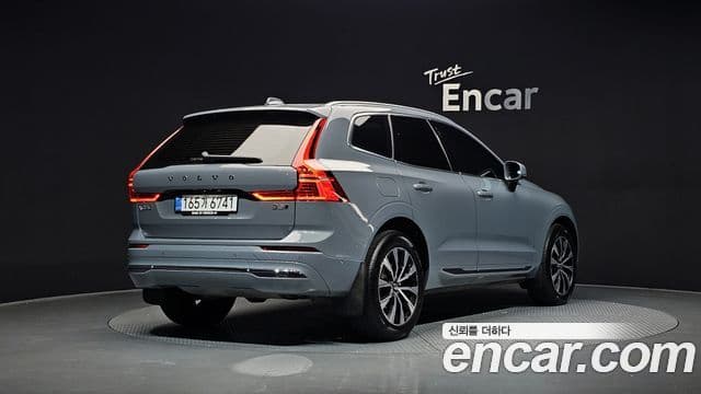 Volvo XC60 2022 — Photo 15/20