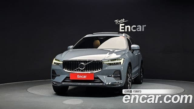 Volvo XC60 2022 — Photo 12/20