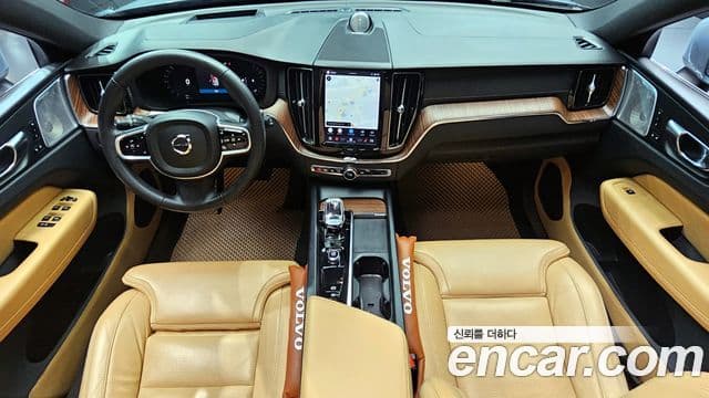 Volvo XC60 2022 — Photo 17/20