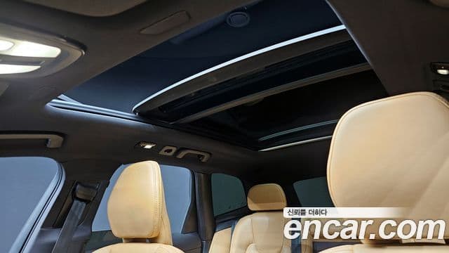Volvo XC60 2022 — Photo 3/20