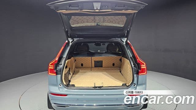 Volvo XC60 2022 — Photo 7/20