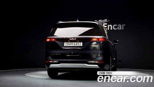 Kia Carnival 2021 — Фото 4/20