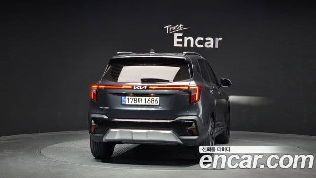 Kia Seltos 2023 — ფოტო 3/20