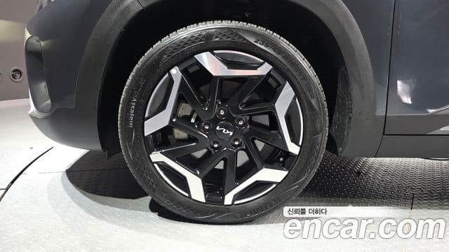 Kia Seltos 2023 — фото 4 из 20