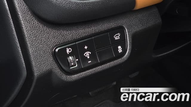 Kia Seltos 2023 — ფოტო 15/20