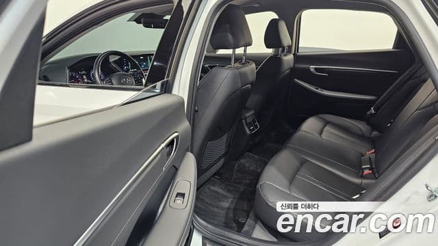 Hyundai Sonata 2022 — ფოტო 10/20