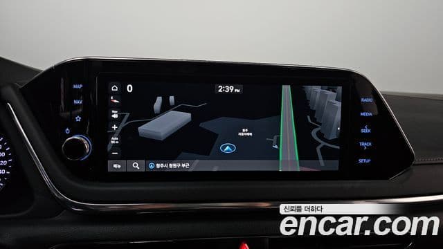 Hyundai Sonata 2022 — ფოტო 16/20