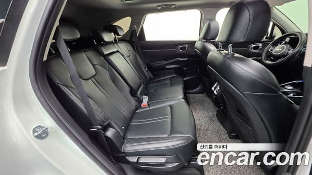 Kia Sorento 2023 — Фото 19/20