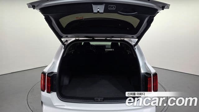 Kia Sorento 2023 — Фото 20/20