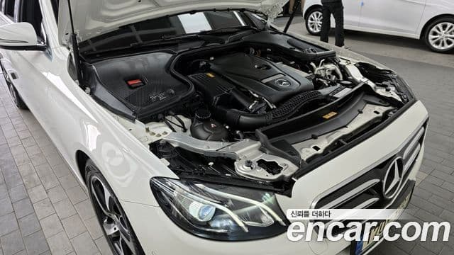 Mercedes-Benz E-Class 2019 — Фото 6/20