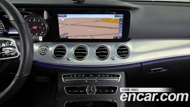 Mercedes-Benz E-Class 2019 — Фото 14/20
