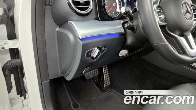Mercedes-Benz E-Class 2019 — Фото 17/20
