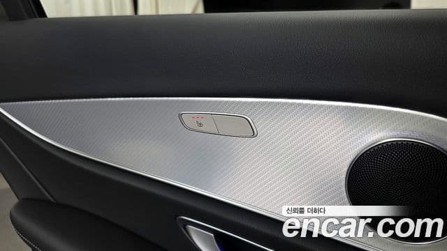 Mercedes-Benz E-Class 2019 — Фото 19/20