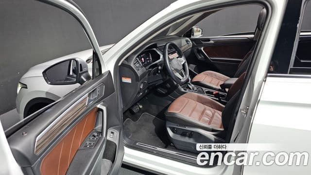 Volkswagen Tiguan Allspace 2023 — ფოტო 10/20