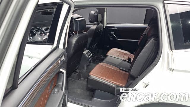 Volkswagen Tiguan Allspace 2023 — ფოტო 13/20