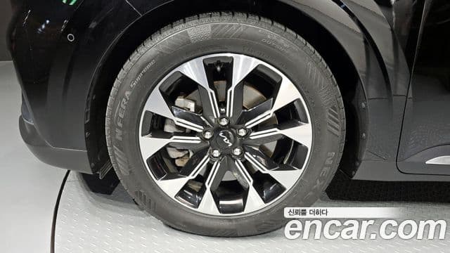 Kia Carnival 2021 — ფოტო 5/20