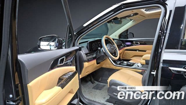 Kia Carnival 2021 — ფოტო 10/20