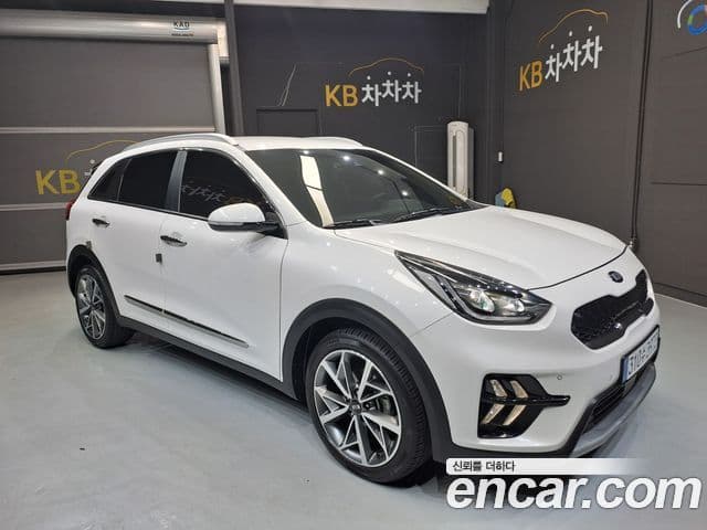 Kia Niro 2021 — ფოტო 10/20