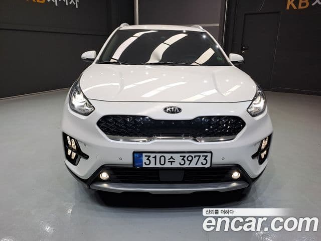 Kia Niro 2021 — ფოტო 8/20
