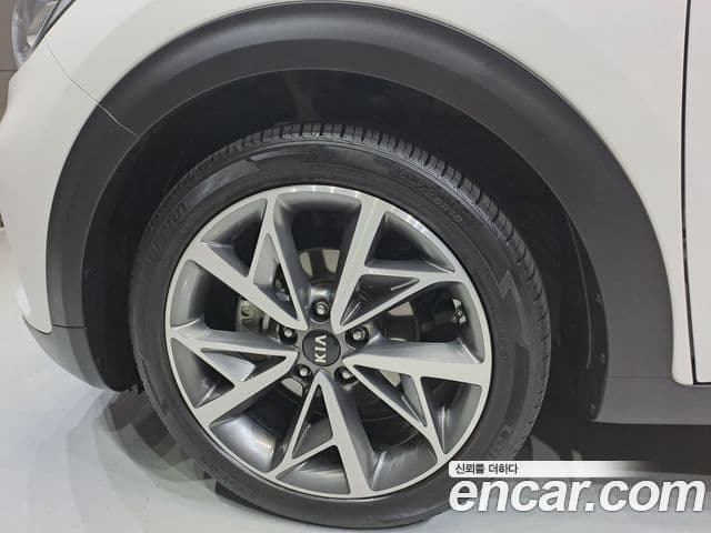 Kia Niro 2021 — ფოტო 2/20