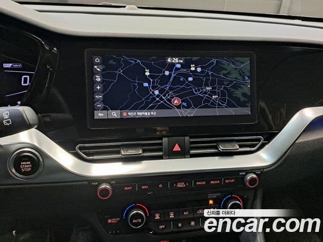 Kia Niro 2021 — ფოტო 15/20