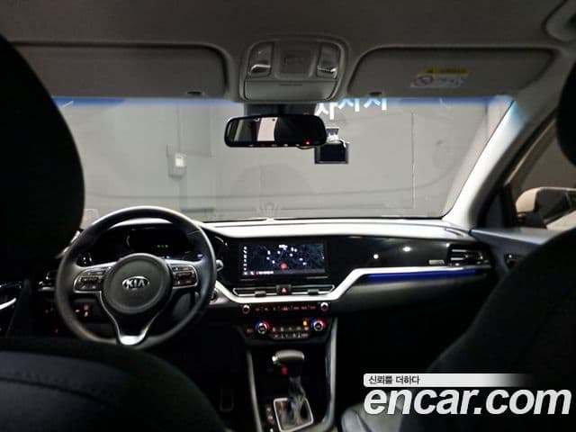 Kia Niro 2021 — ფოტო 20/20