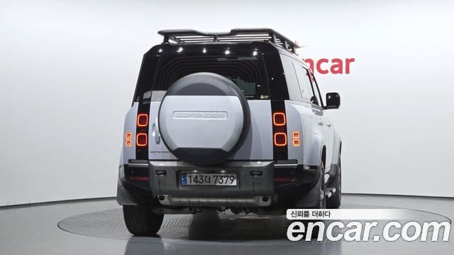 Land Rover Defender 2024 — ფოტო 4/20