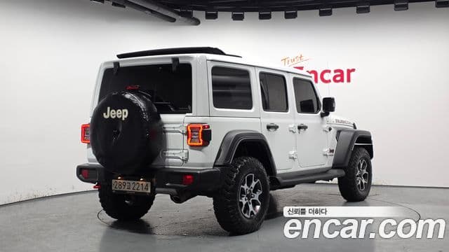 Jeep Wrangler 2022 — Фото 2/20