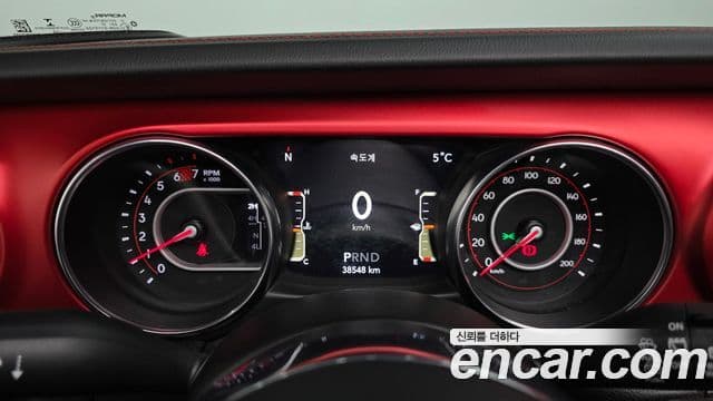 Jeep Wrangler 2022 — Фото 8/20