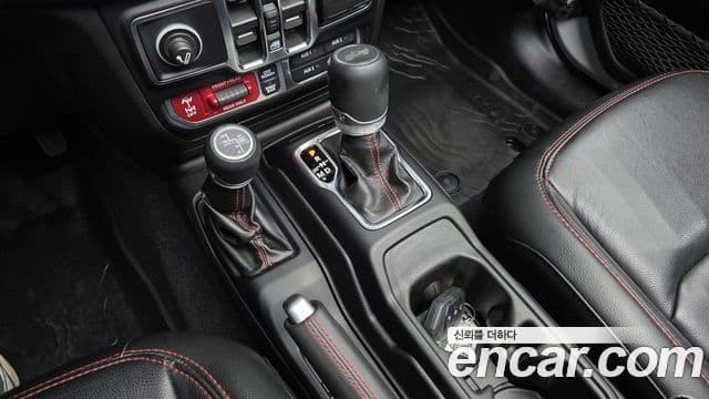 Jeep Wrangler 2022 — Фото 9/20