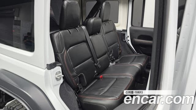 Jeep Wrangler 2022 — Фото 12/20