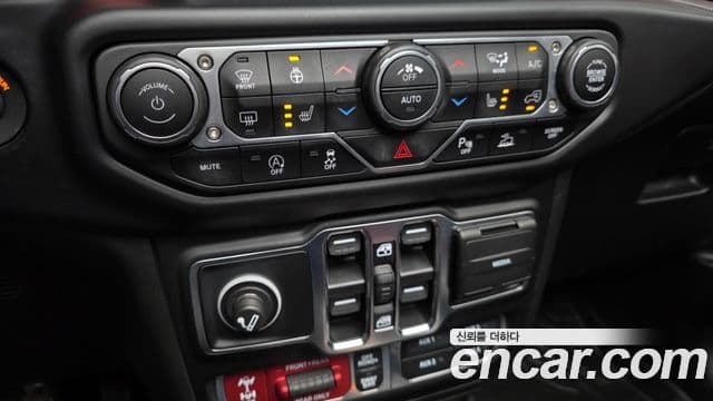 Jeep Wrangler 2022 — Фото 16/20
