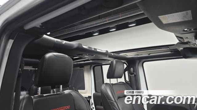 Jeep Wrangler 2022 — Фото 17/20