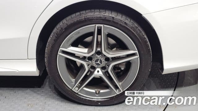 Mercedes-Benz C-Class 2021 — ფოტო 4/20