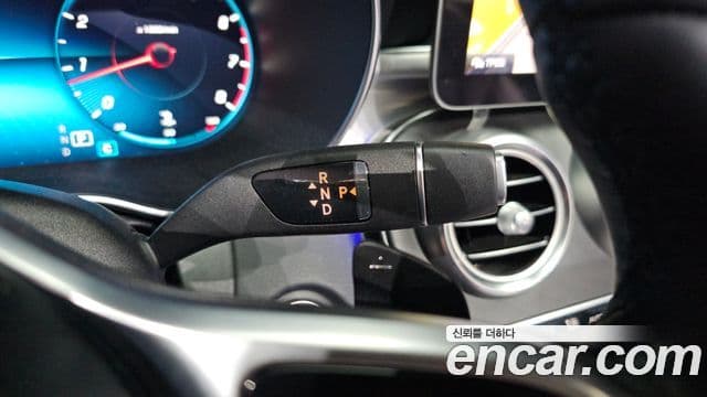 Mercedes-Benz C-Class 2021 — ფოტო 8/20