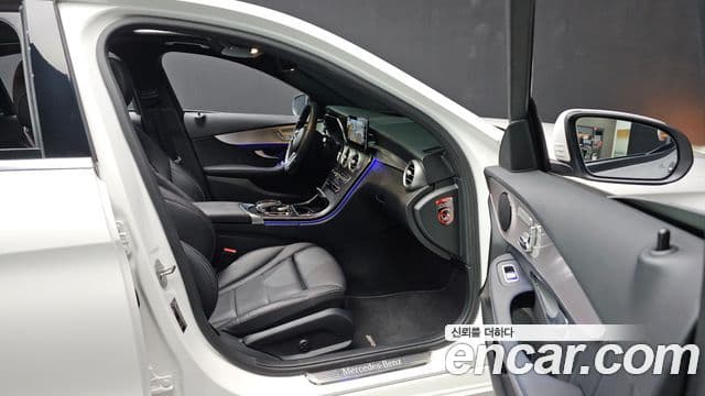 Mercedes-Benz C-Class 2021 — ფოტო 18/20
