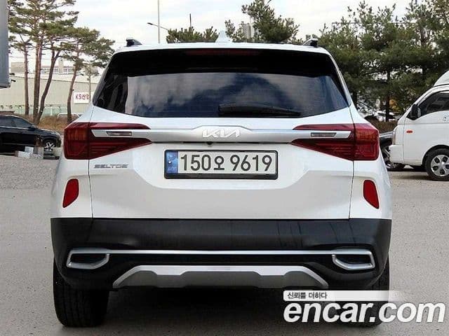 Kia Seltos 2022 — ფოტო 4/20